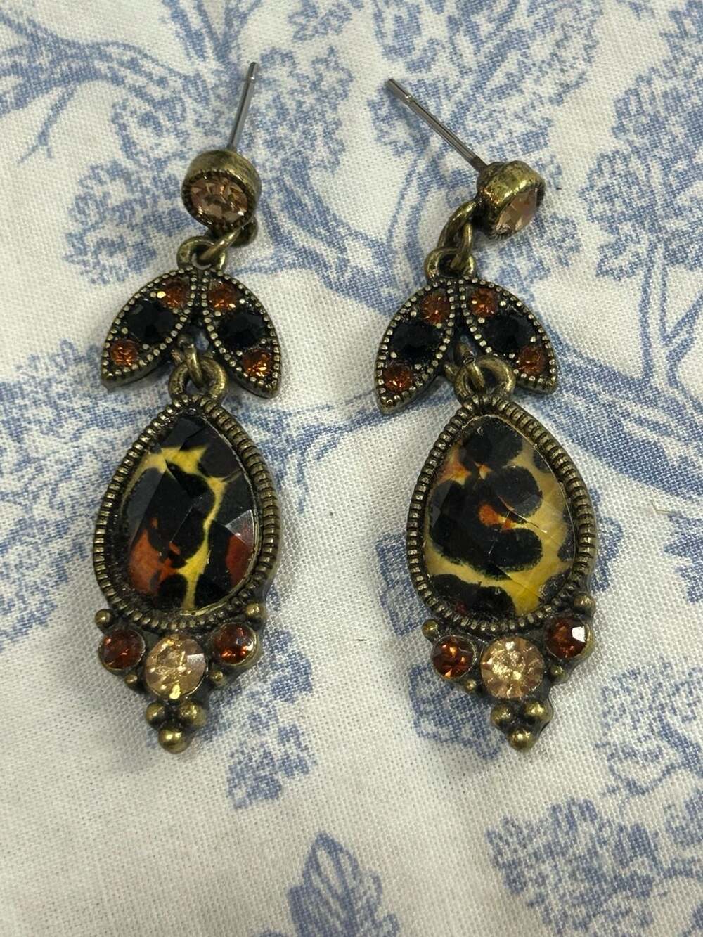 Vintage Brass Tone Leopard Print Rhinestone Dangle Drop Earrings
